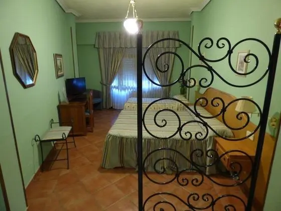 Tek Büyük Yataklı Oda