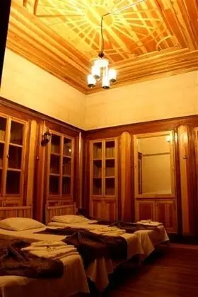 Üç Kişilik Oda