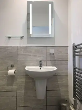 Superior Tek Büyük Yataklı Oda, Banyolu/Duşlu (size )