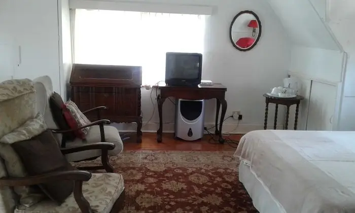 (1) Spacious Double Room