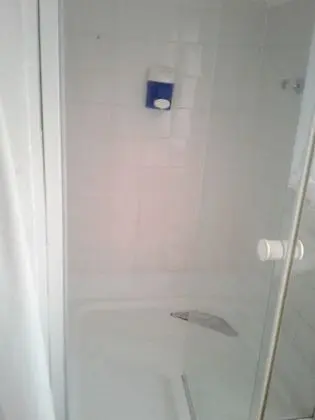 (4) Spacious double suite