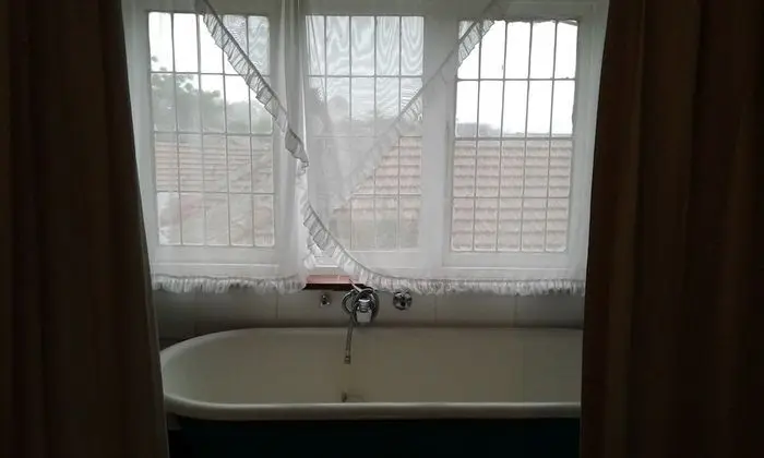 (4) Spacious double suite