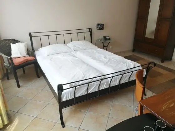 Classic Tek Büyük Yataklı Oda