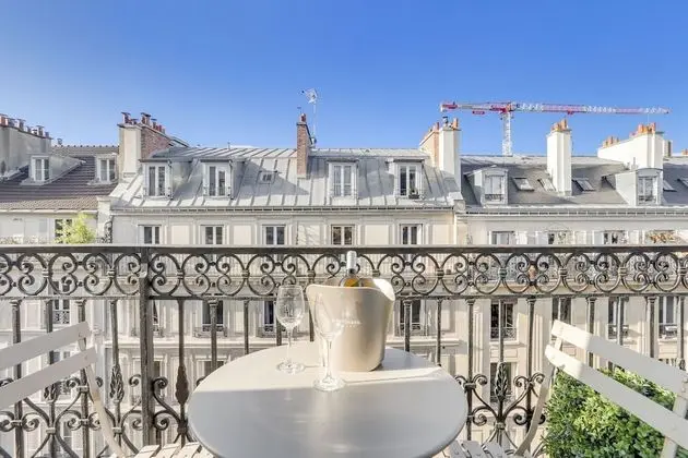 Classic Tek Büyük Yataklı Oda