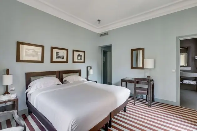 Deluxe Tek Büyük veya İki Ayrı Yataklı Oda