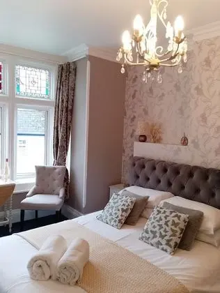 Superior Tek Büyük Yataklı Oda (First Floor Room 5)