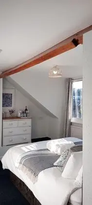 Tek Büyük veya İki Ayrı Yataklı Oda (Second Floor Room 3)