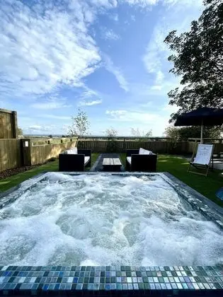 Deluxe Villa, Banyolu/Duşlu