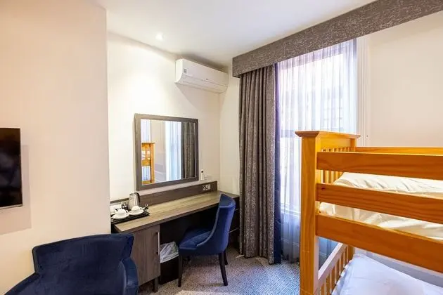 Superior Tek Büyük veya İki Ayrı Yataklı Oda (with Air Conditioning)
