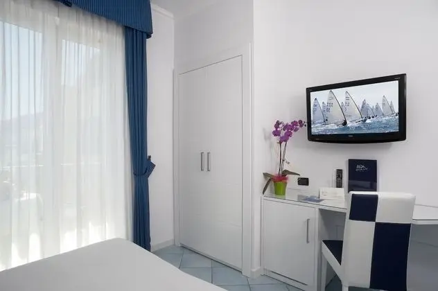 Comfort Büyük Yataklı Tek Kişilik Oda