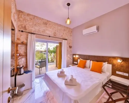 Çift Kişilik, Bahçe Manzaralı, Balkonlu