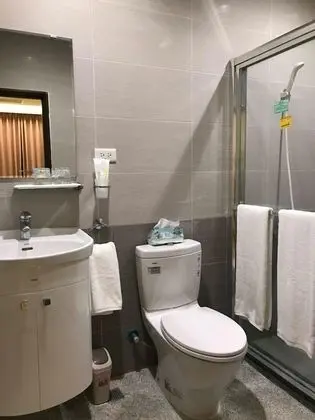 Tek Büyük Yataklı Oda, Ortak Banyo