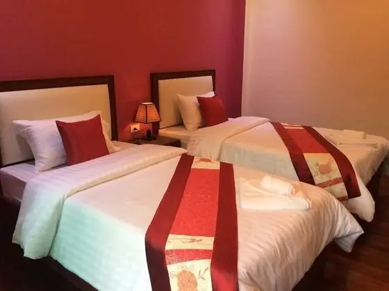 Deluxe Twin Bed Mountain View