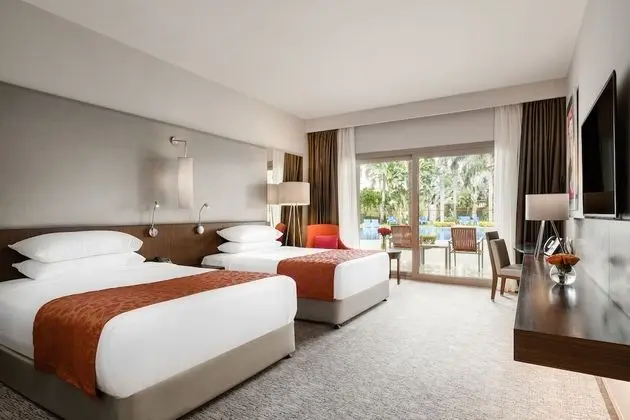 Deluxe Oda, 2 Tek Kişilik Yatak, Balkon (High Floor, Pool/Lake View)