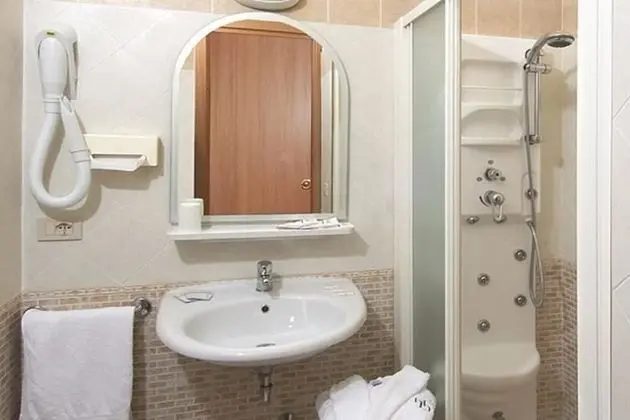 Tek Büyük veya İki Ayrı Yataklı Oda, Balkon, Deniz Manzaralı