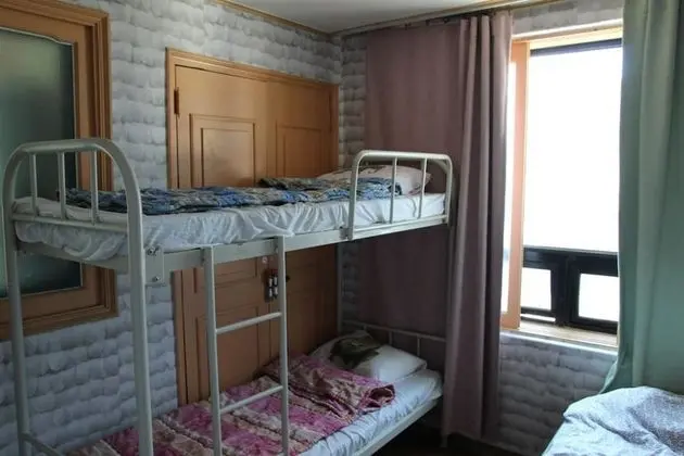 Üç Kişilik Oda