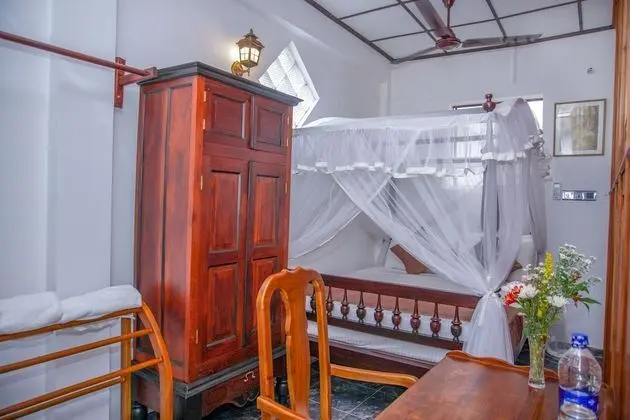 Basic Oda, 1 Büyük (Queen) Boy Yatak