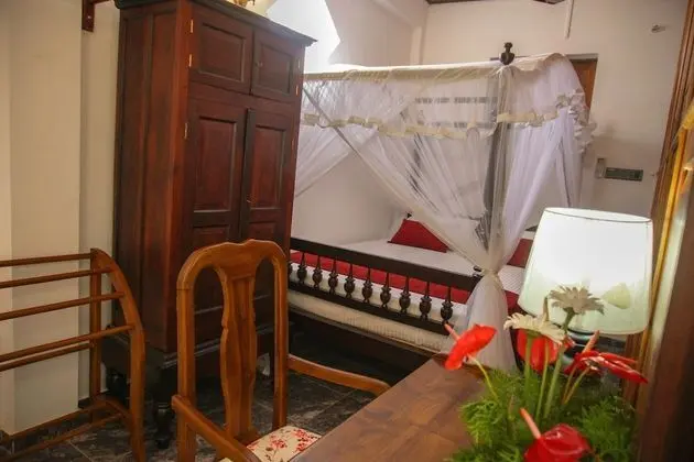 Basic Oda, 1 Büyük (Queen) Boy Yatak