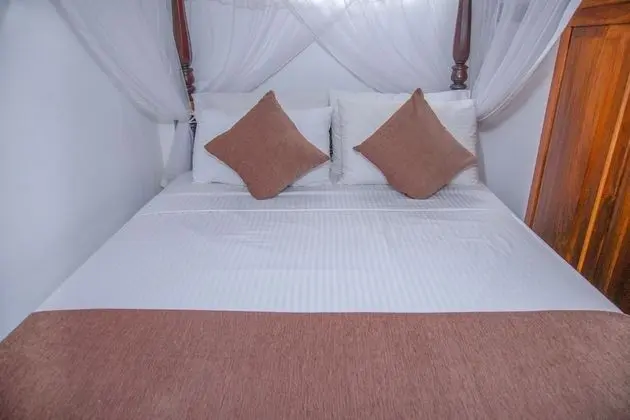 Basic Oda, 1 Büyük (Queen) Boy Yatak