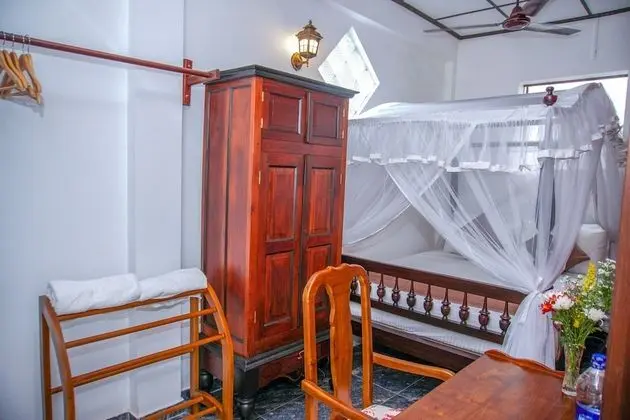 Basic Oda, 1 Büyük (Queen) Boy Yatak