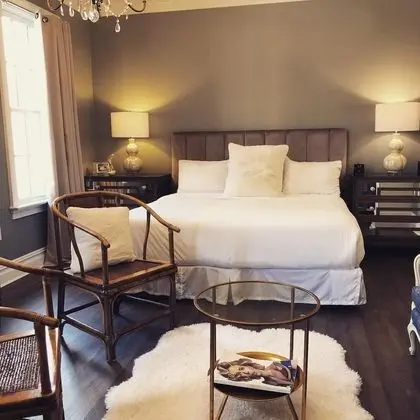 Queen Ann Suite 203, 1 Queen bed, 1 Full Bed