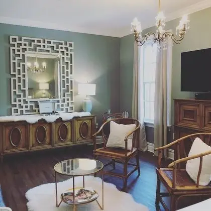 Queen Ann Suite 203, 1 Queen bed, 1 Full Bed