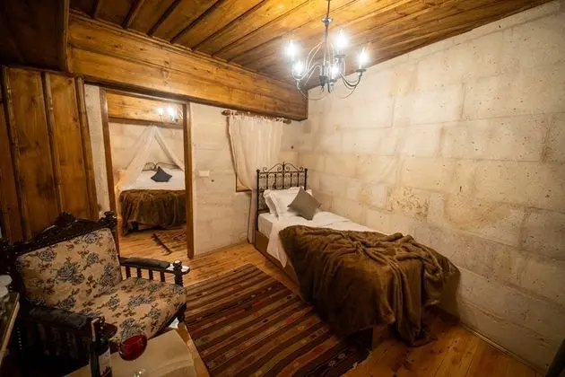 Aile Odası, Avlu Manzaralı