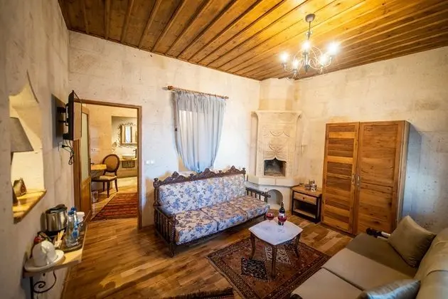 Deluxe Suite , Avlu Manzaralı, Şömineli
