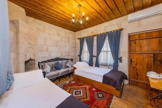 Deluxe Suite , Avlu Manzaralı, Şömineli