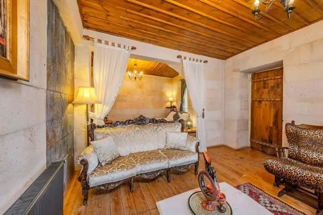 King Suite, Vadi Manzaralı, Şömineli
