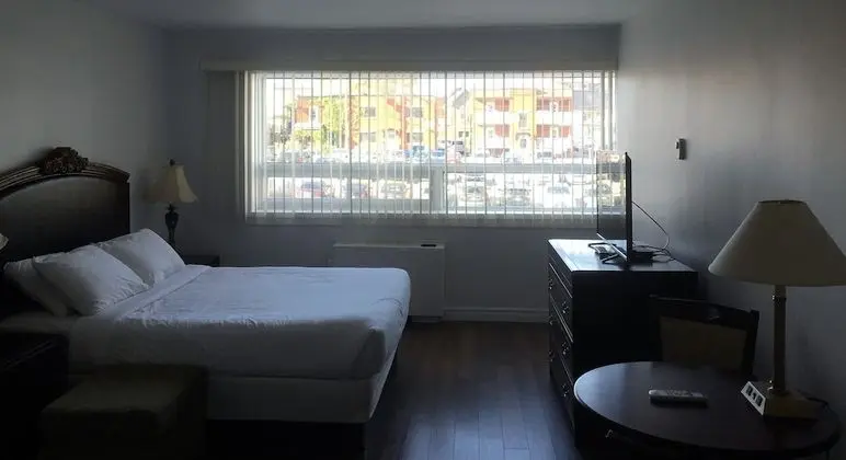 Süit, 1 Büyük (Queen) Boy Yatak, Sigara İçilmez, Küçük Mutfak (Close Bedroom)