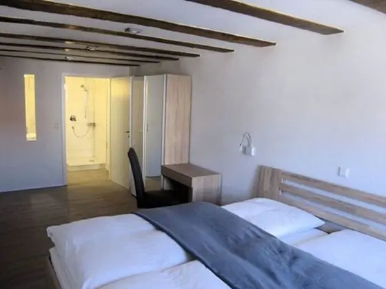 Business Tek Büyük Yataklı Oda