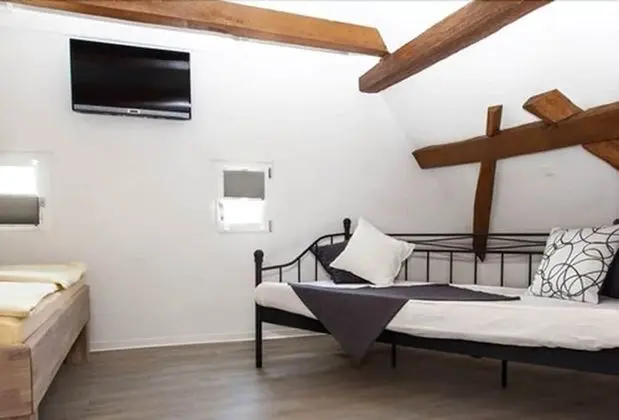 Business Tek Büyük Yataklı Oda