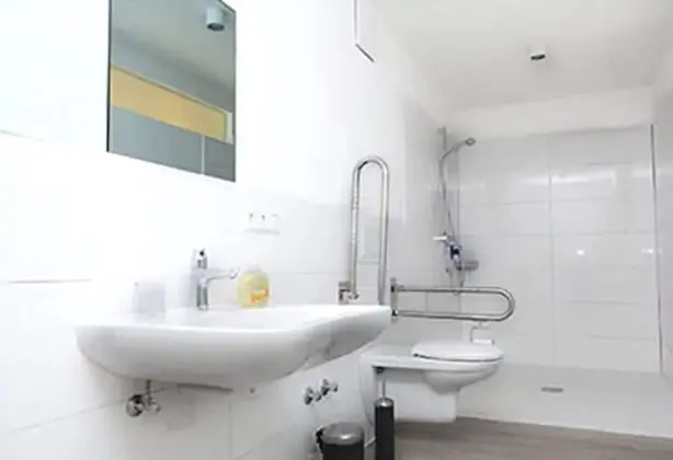 Business Tek Büyük Yataklı Oda