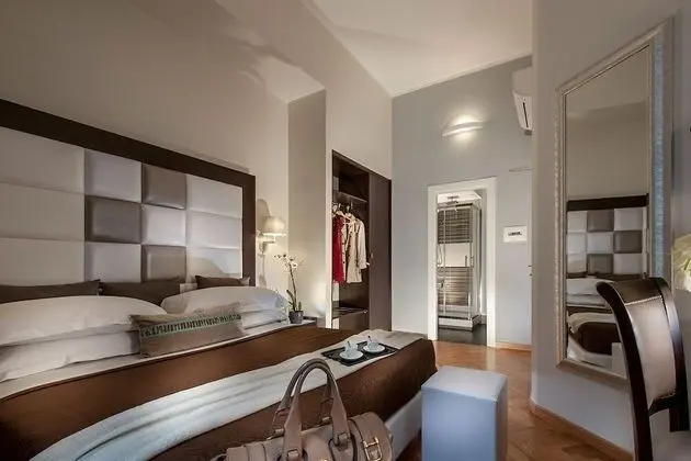 Classic Tek Büyük Yataklı Oda