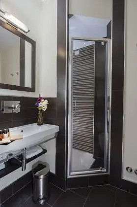 Classic Tek Büyük Yataklı Oda