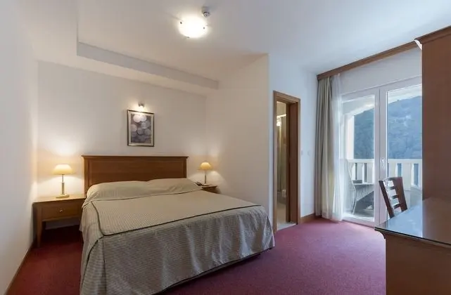 Double Room, Balcony, River/ Sea View
