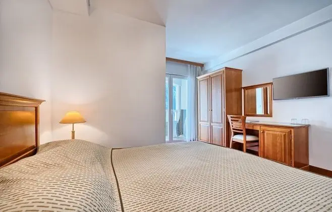 Double Room, Balcony, River/ Sea View