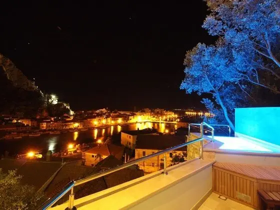 Executive Double room with Balcony, Sea view and private Jacuzzi
