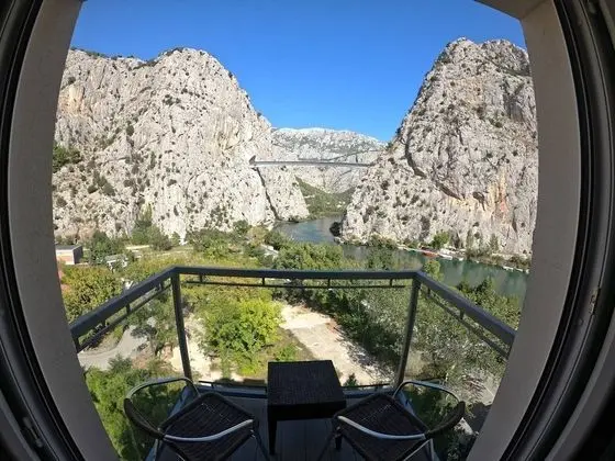 Superior Double room, Balcony and River view