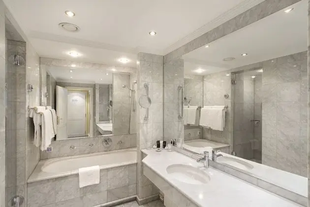 Deluxe Double or Twin Room with Balcony