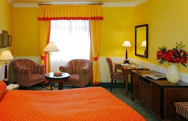 Deluxe Double or Twin Room with River View