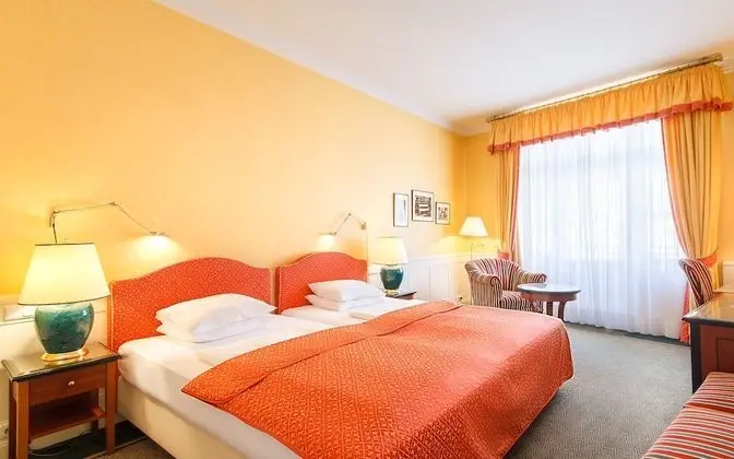 Deluxe Double or Twin Room with River View and Balcony