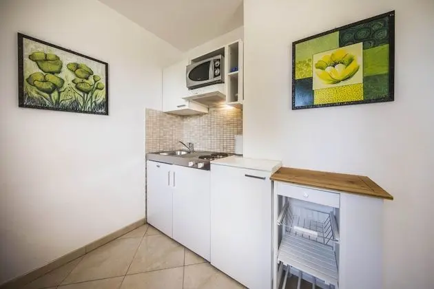 Villa (Seven Bedroom Villa with Swimming Poo)