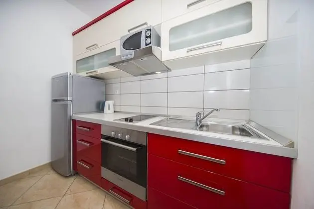 Villa (Seven Bedroom Villa with Swimming Poo)