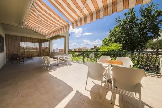 Villa (Seven Bedroom Villa with Swimming Poo)