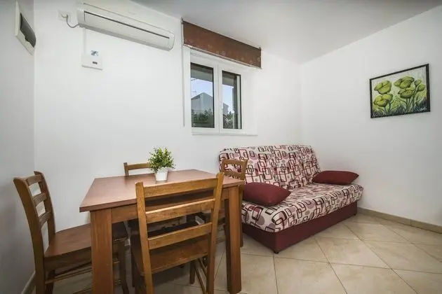 Villa (Seven Bedroom Villa with Swimming Poo)