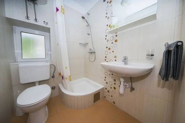 Villa (Seven Bedroom Villa with Swimming Poo)