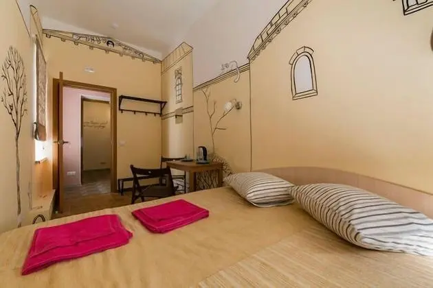 Standard Tek Büyük veya İki Ayrı Yataklı Oda, Ortak Banyo