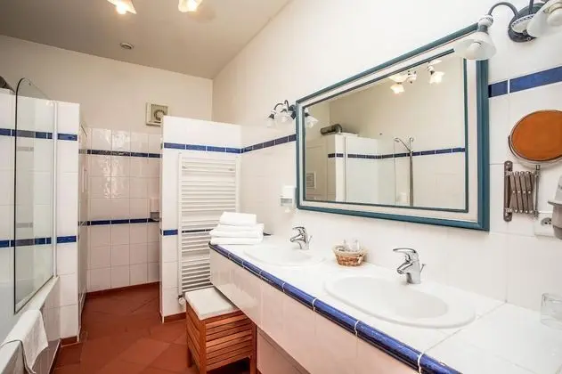 Superior Tek Büyük veya İki Ayrı Yataklı Oda